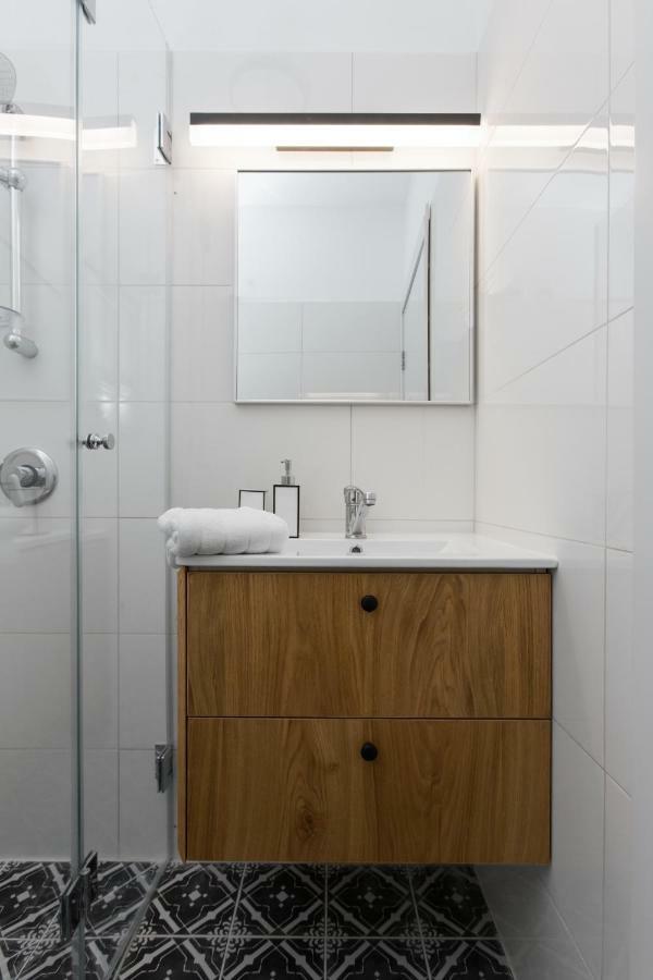 Colorful Bnb Apartment Haifa Bagian luar foto