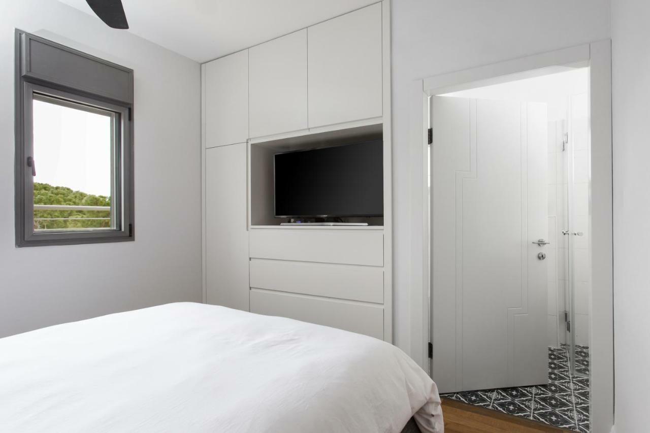 Colorful Bnb Apartment Haifa Bagian luar foto