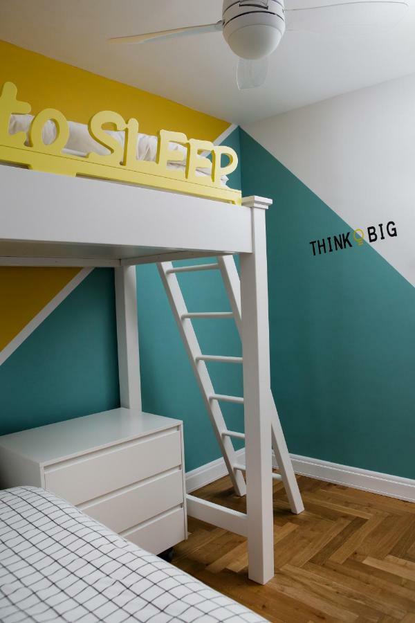 Colorful Bnb Apartment Haifa Bagian luar foto