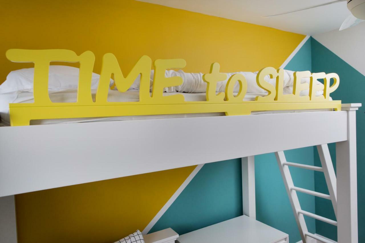 Colorful Bnb Apartment Haifa Bagian luar foto